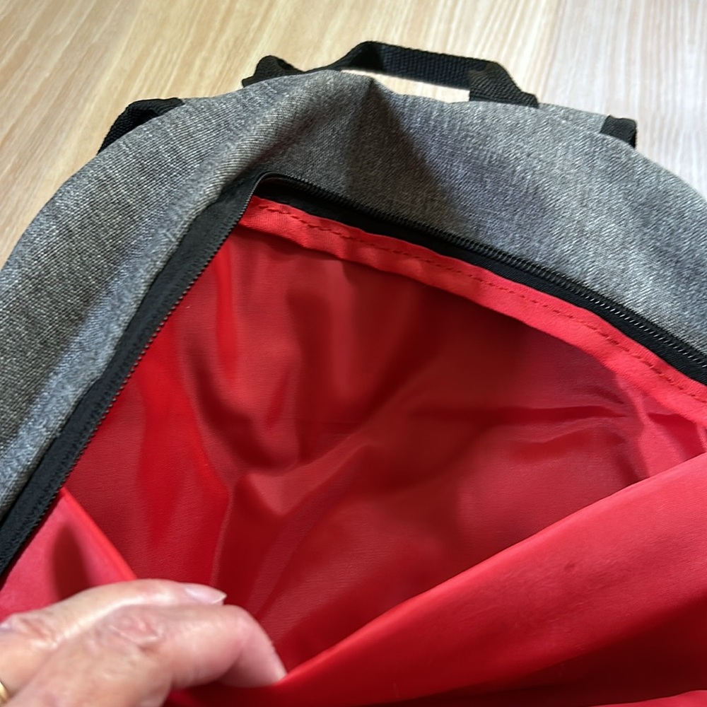 Puma backpack black red gray laptop compartment pockets, front zip pocket, logo - Picture 8 of 8